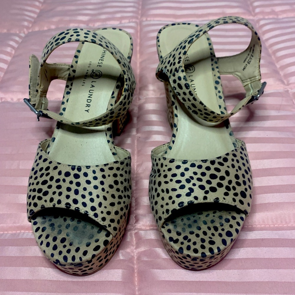 Chinese Laundry platform sandals 8.5 dots